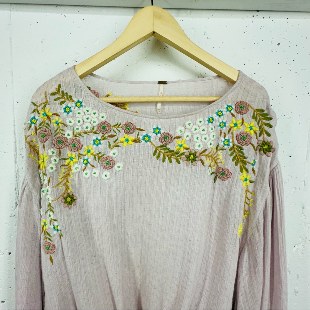 Free People size XS Up And Away Embroidered Lavender Bat Wing Blouse - Picture 4 of 14